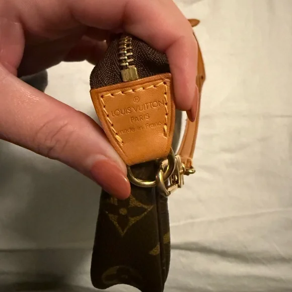 Louis Vuitton Monogram Pochette Accessoires – Authentic, Made in France - Picture 3 of 11